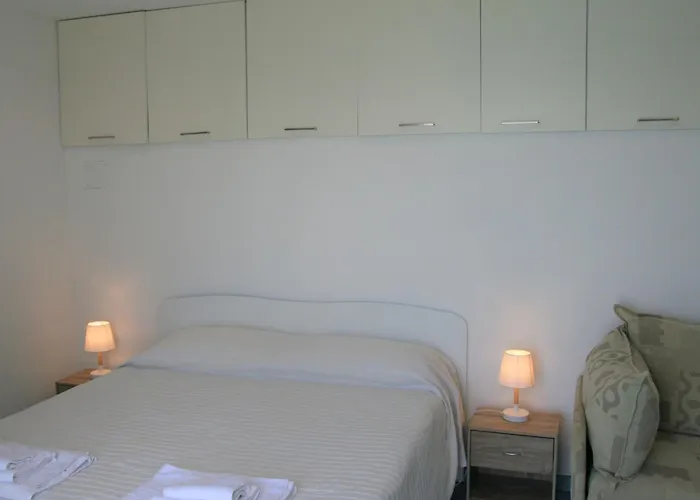 Apartment 'laura' Mit Blick Aufs Wasser By Interhome *