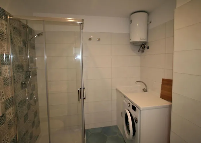 'laura' Mit Blick Aufs Wasser By Interhome