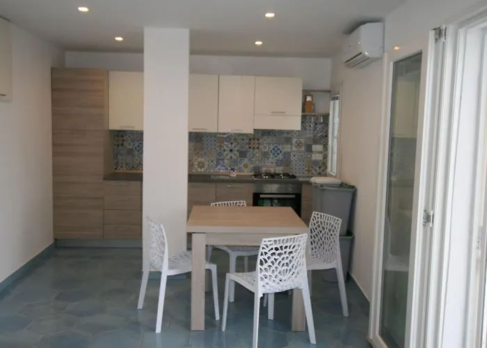 'laura' Mit Blick Aufs Wasser By Interhome