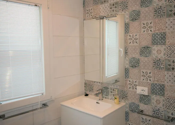 Apartment 'laura' Mit Blick Aufs Wasser By Interhome *