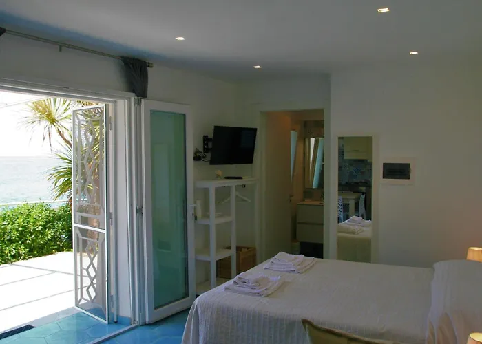 'laura' Mit Blick Aufs Wasser By Interhome *