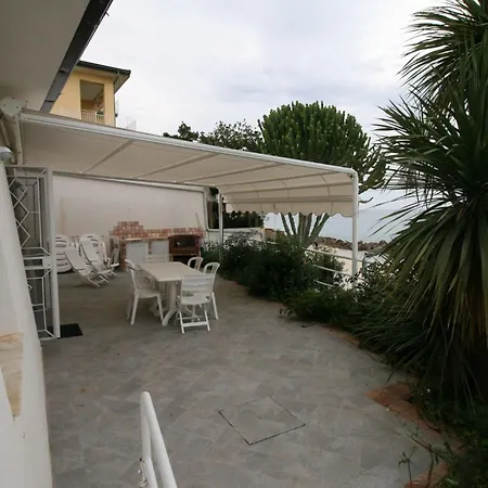 Daire 'laura' Mit Blick Aufs Wasser By Interhome