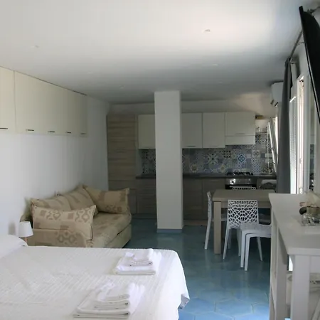 'laura' Mit Blick Aufs Wasser By Interhome Daire