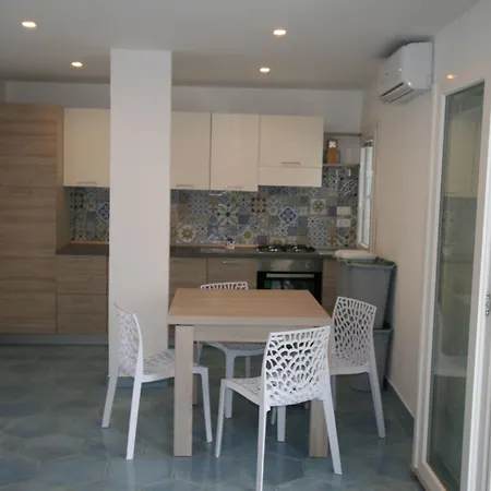 'laura' Mit Blick Aufs Wasser By Interhome