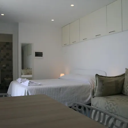 'laura' Mit Blick Aufs Wasser By Interhome Daire *