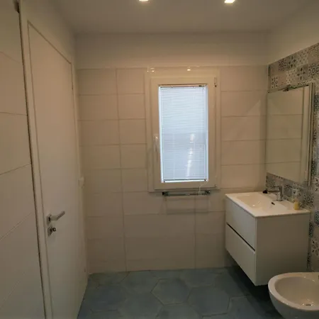 Daire 'laura' Mit Blick Aufs Wasser By Interhome