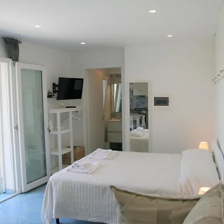 'laura' Mit Blick Aufs Wasser By Interhome Daire *
