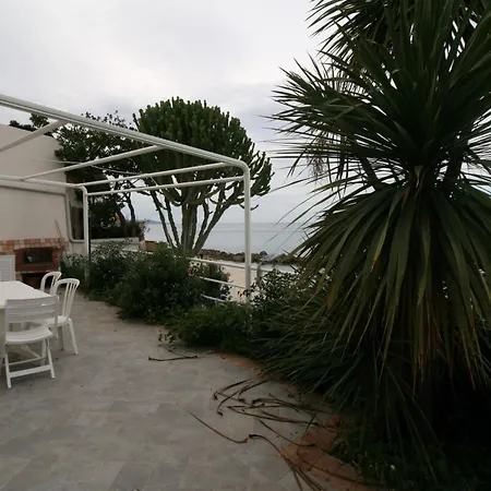 'laura' Mit Blick Aufs Wasser By Interhome *
