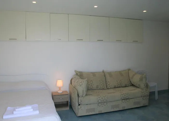 'laura' Mit Blick Aufs Wasser By Interhome *