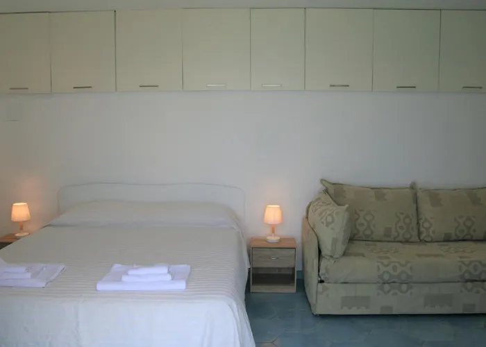 'laura' Mit Blick Aufs Wasser By Interhome * 皮佐